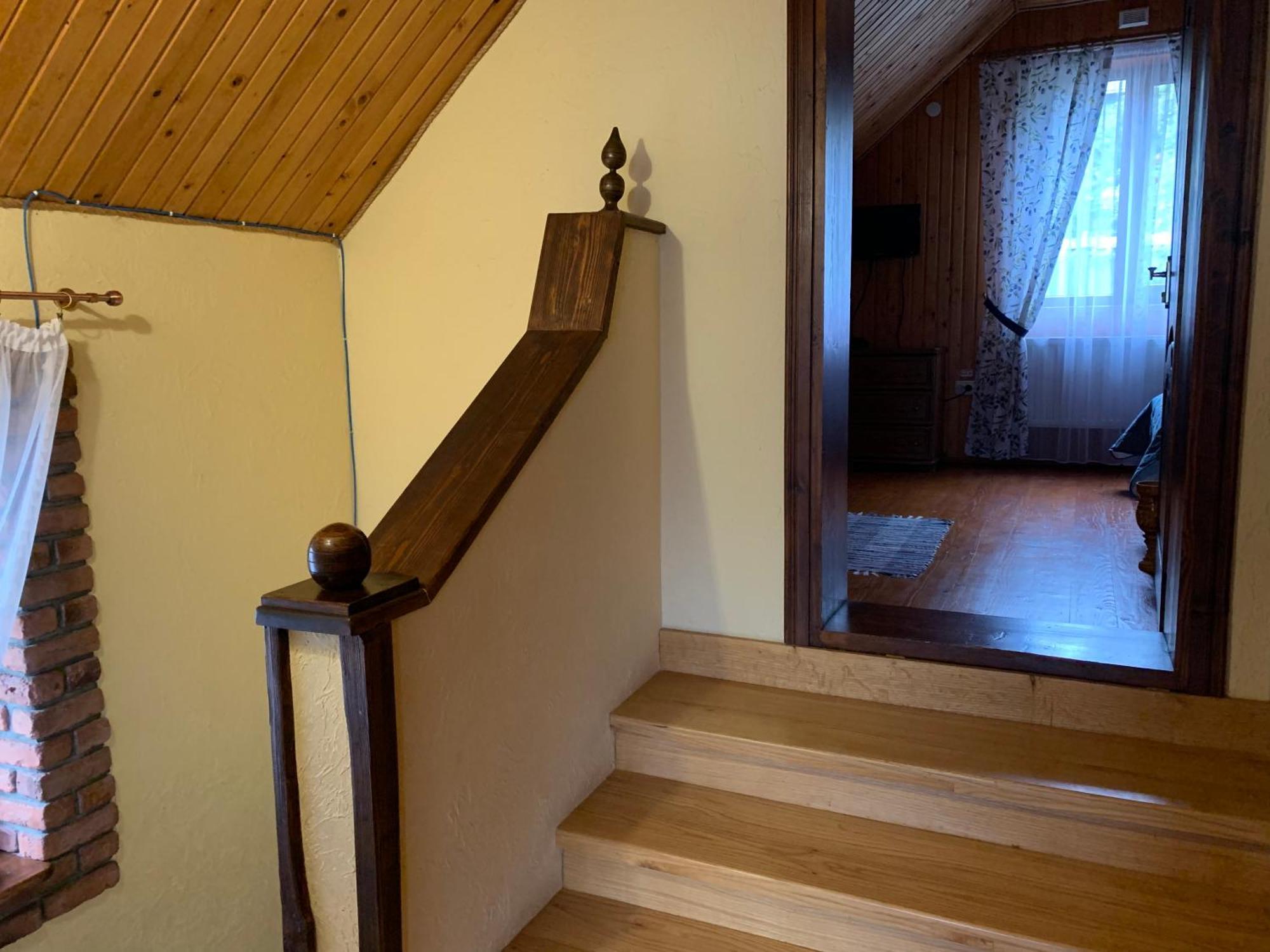 Dereviy Villa Yaremche Exterior photo