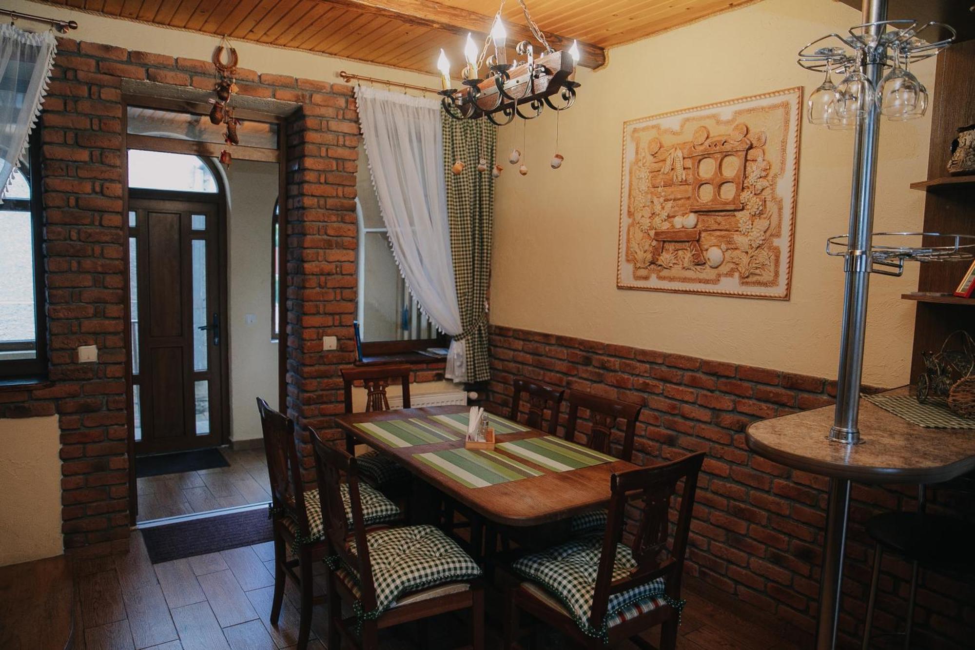 Dereviy Villa Yaremche Exterior photo