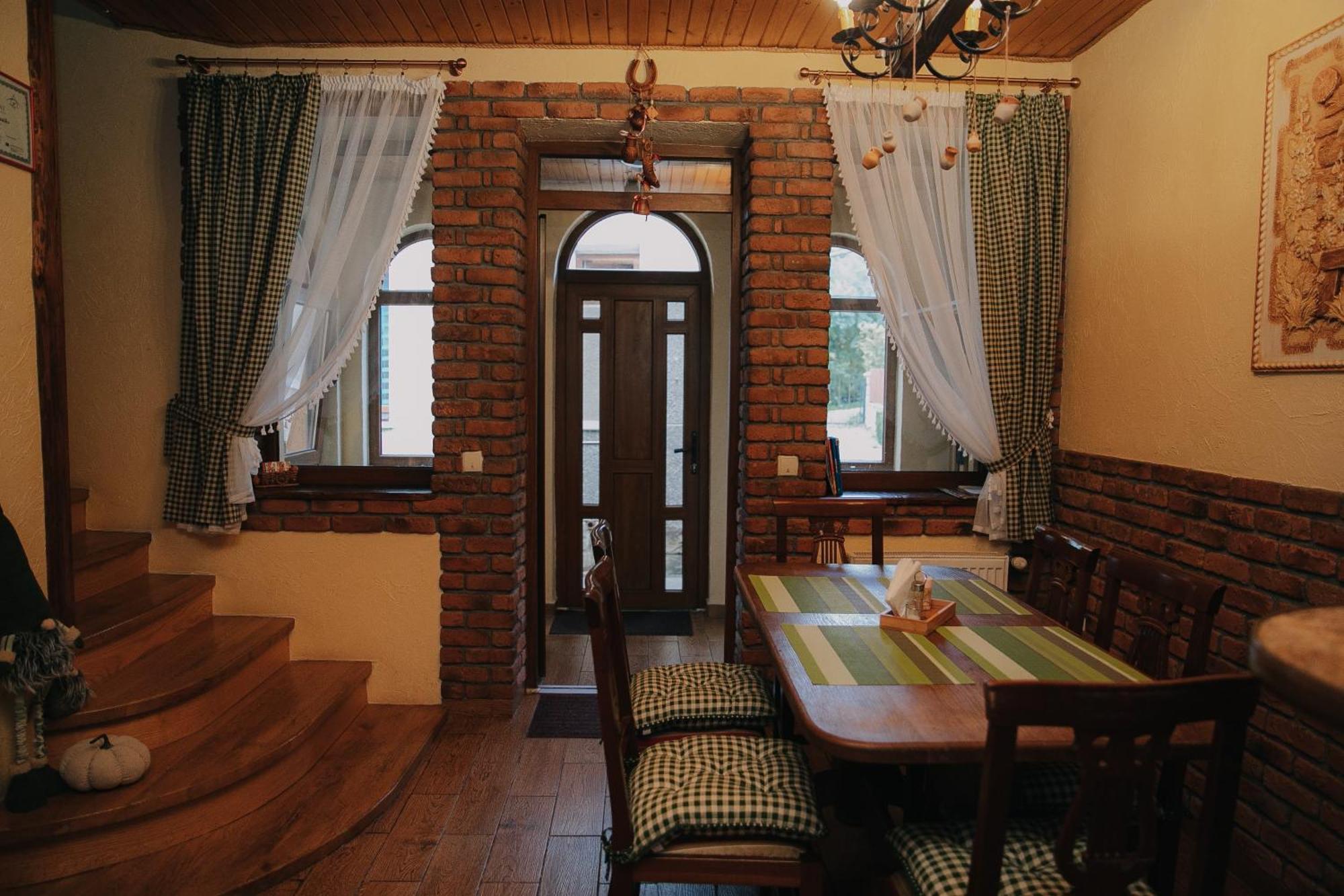 Dereviy Villa Yaremche Exterior photo